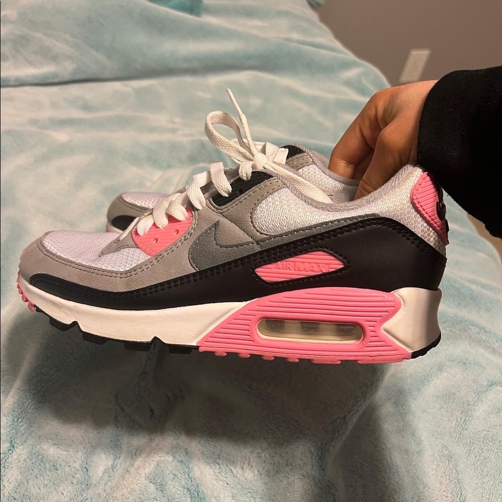 Nike Air Max pink and black sneaks!